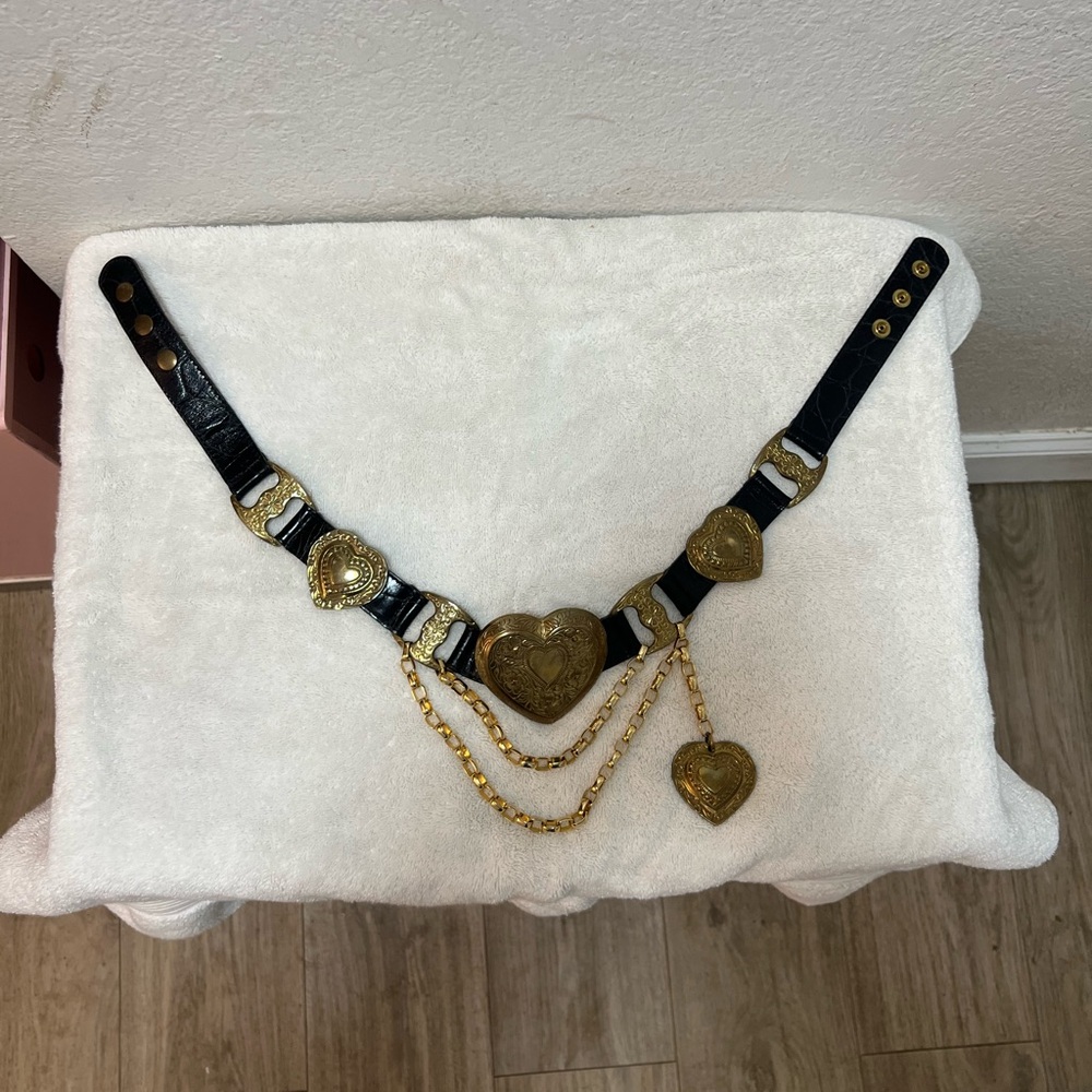 Streets Ahead Black and Gold/Brass MIA Heart Chain Belt